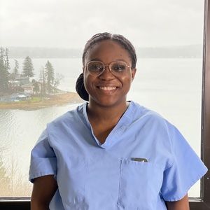 Meet your Posher, Ymoni